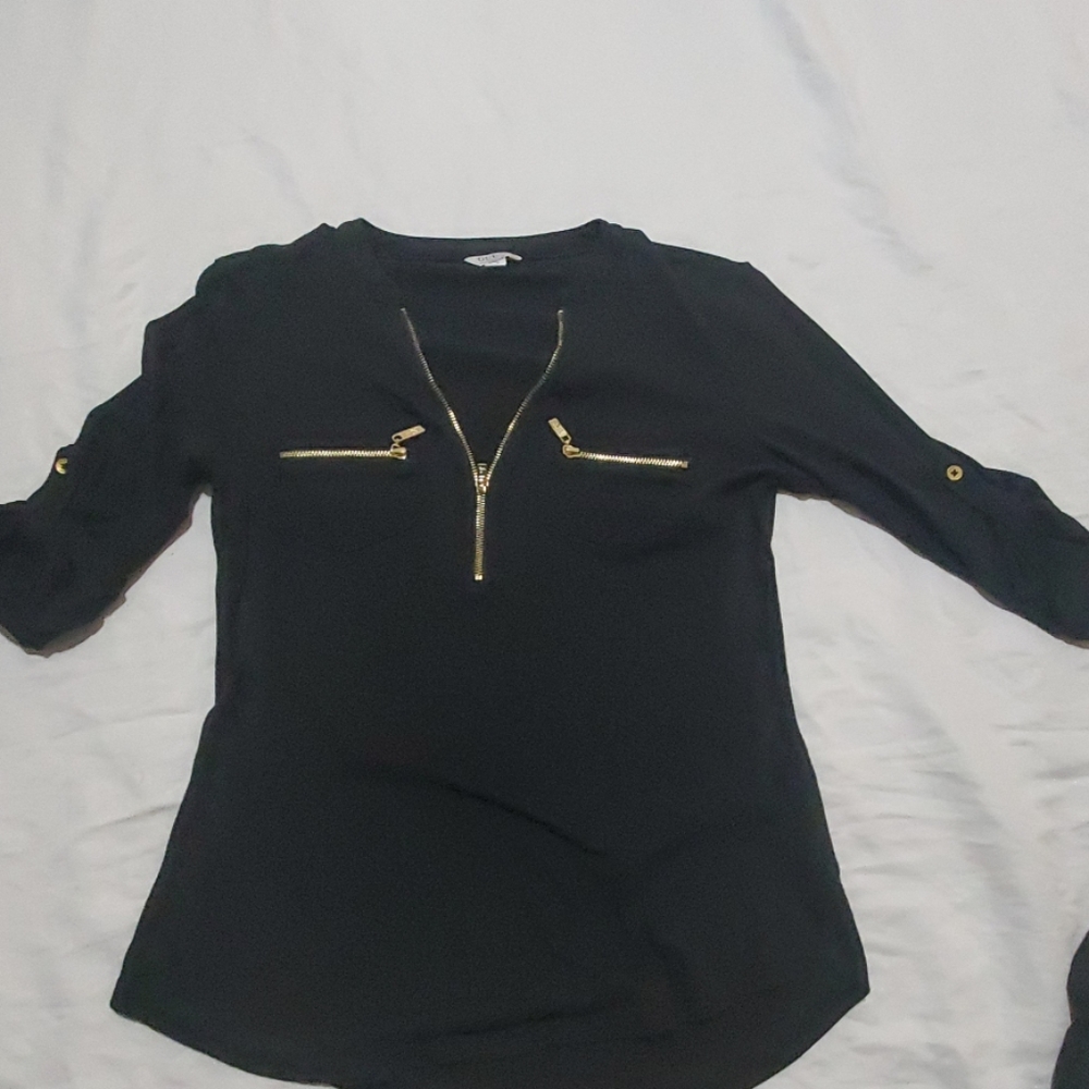 3/4 sleeve with gold zippers